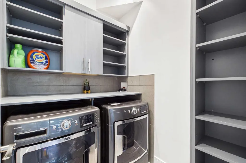 2430 28 Avenue SW Calgary AB T2T 1K9