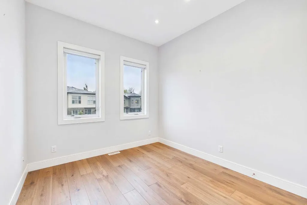 2430 28 Avenue SW Calgary AB T2T 1K9