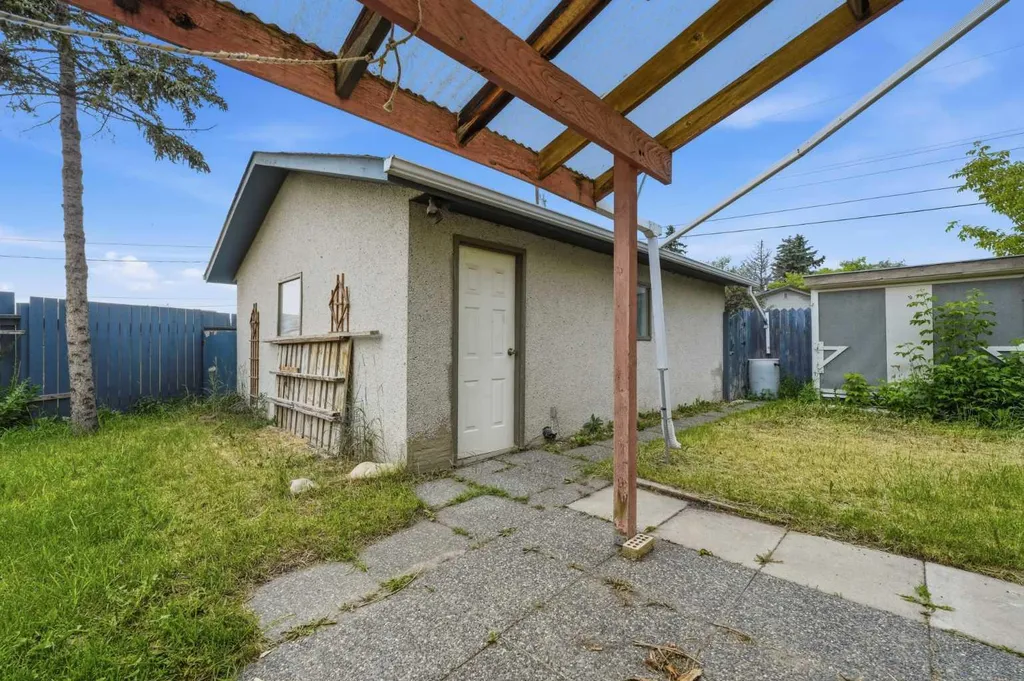 945 Marcombe Drive NE Calgary AB T2A3H2