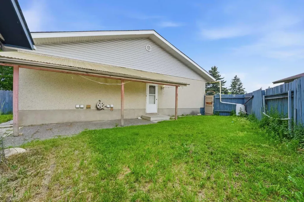 945 Marcombe Drive NE Calgary AB T2A3H2