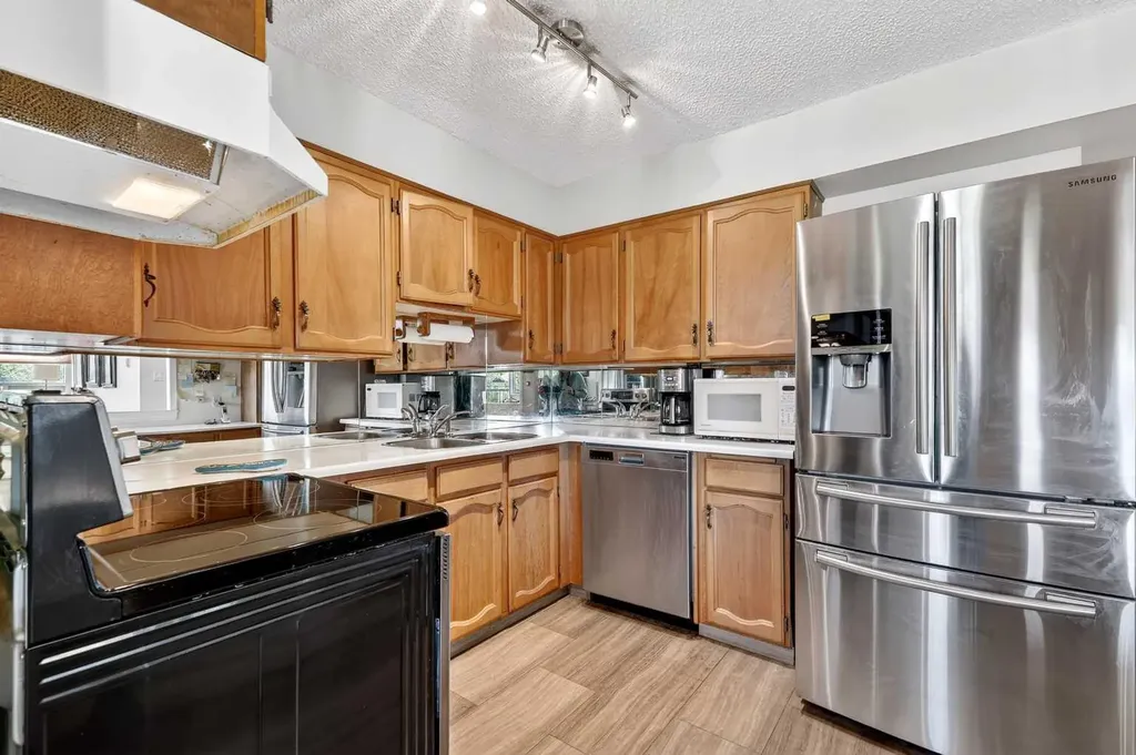 133 25 Avenue SW Calgary AB T2S 0K8