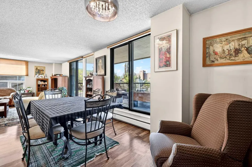 133 25 Avenue SW Calgary AB T2S 0K8