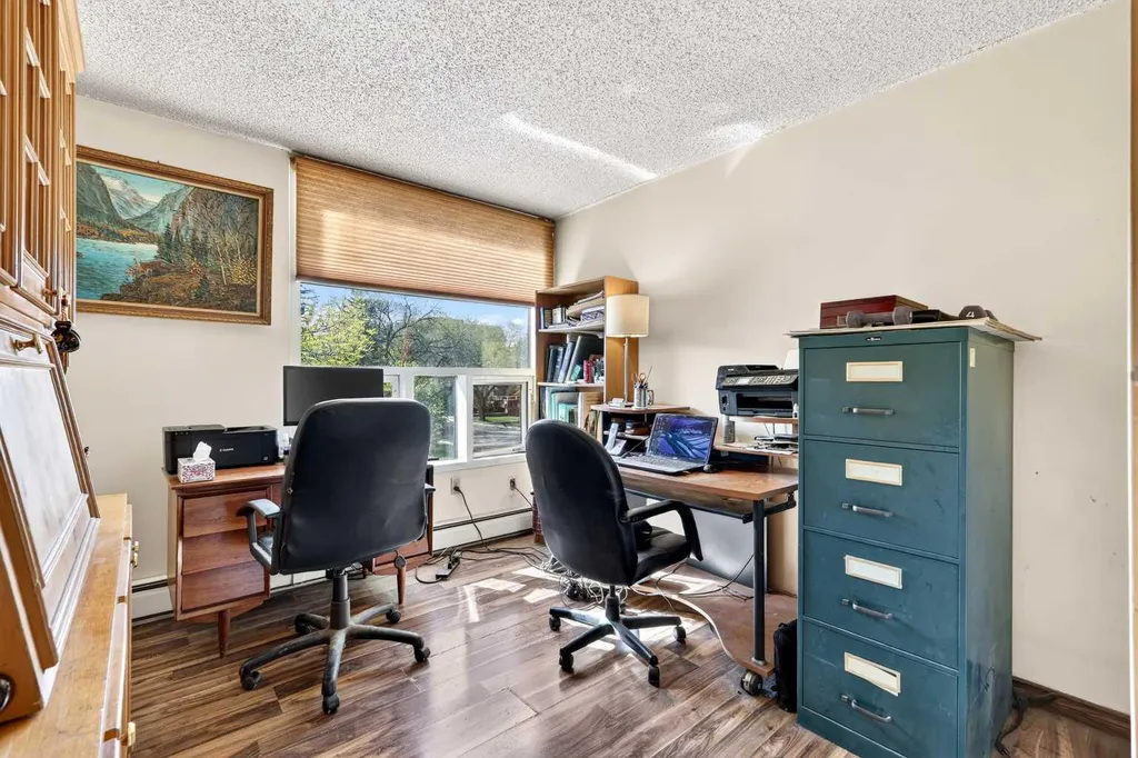 133 25 Avenue SW Calgary AB T2S 0K8