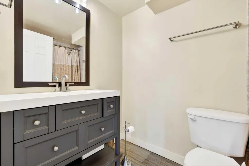 133 25 Avenue SW Calgary AB T2S 0K8