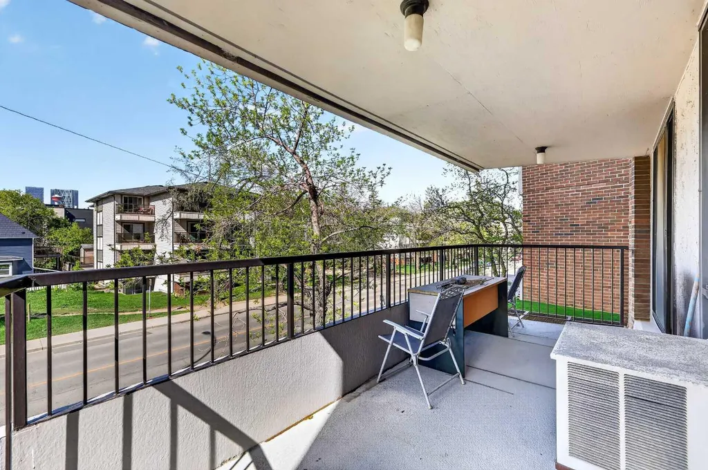 133 25 Avenue SW Calgary AB T2S 0K8