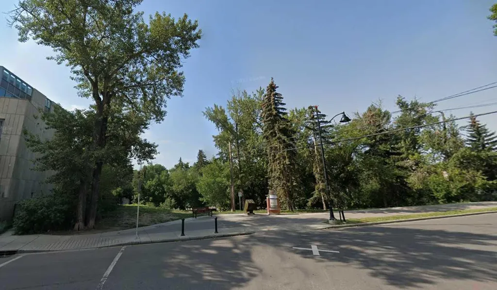 133 25 Avenue SW Calgary AB T2S 0K8