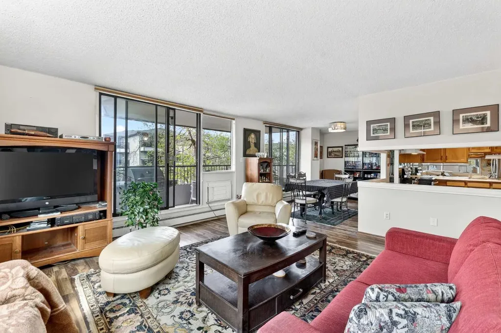 133 25 Avenue SW Calgary AB T2S 0K8