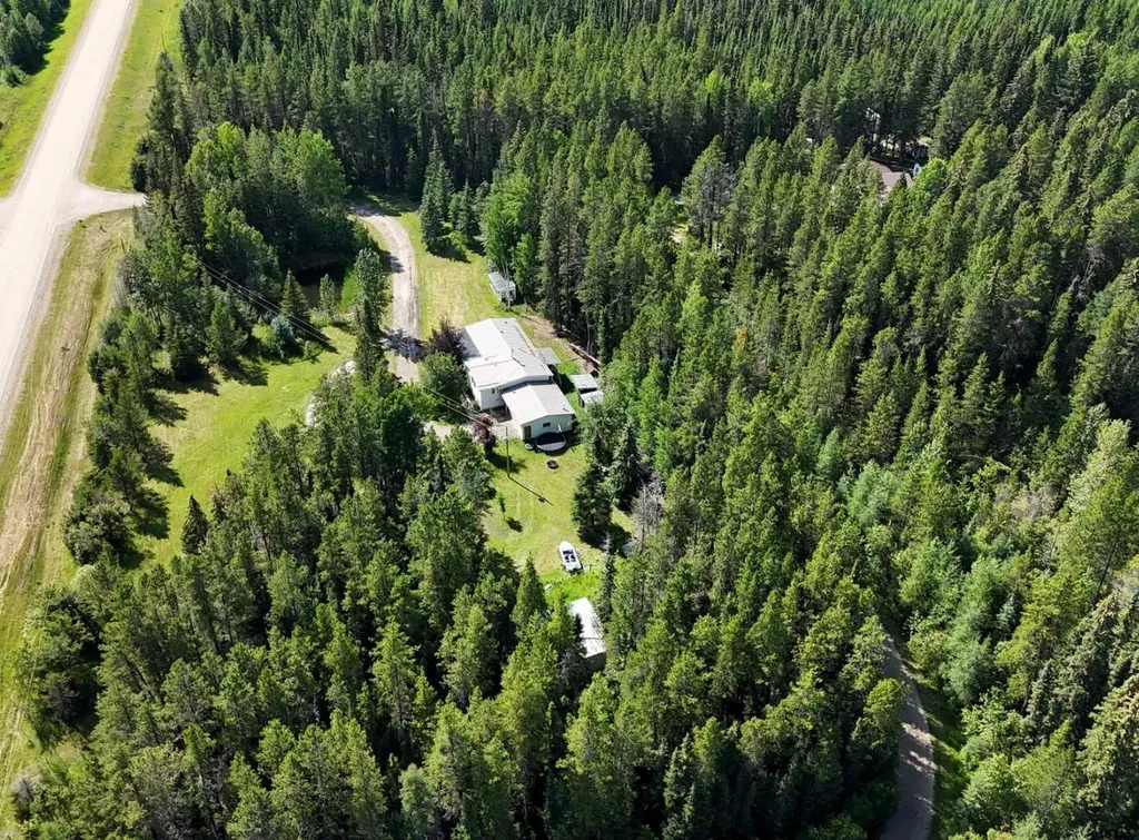 17414 Highway 748 N Rural Yellowhead County AB T7E 3N7
