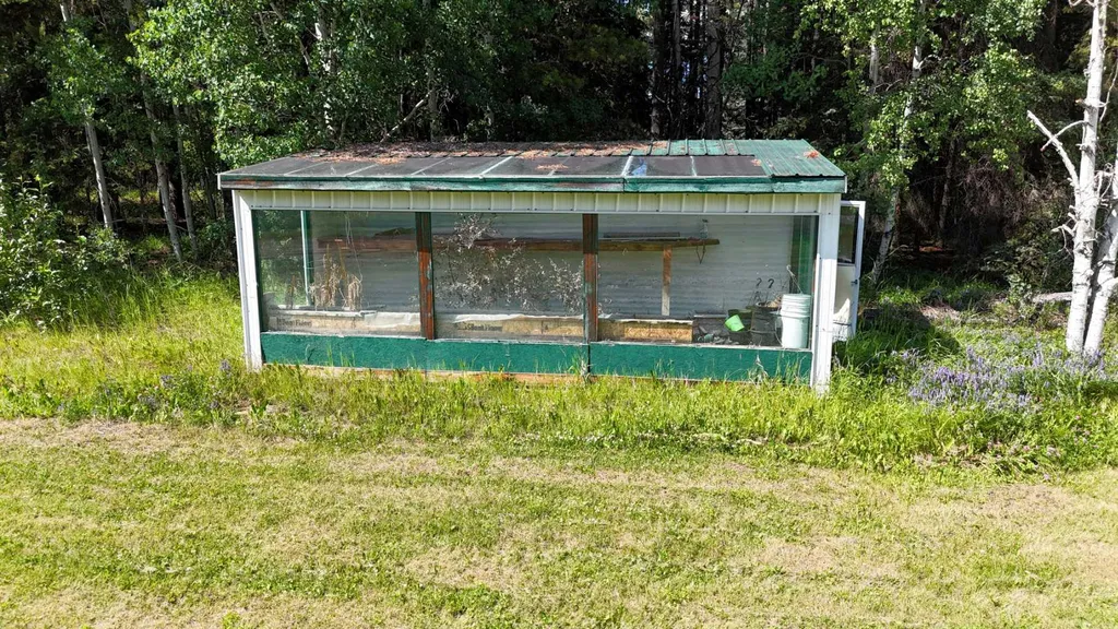 17414 Highway 748 N Rural Yellowhead County AB T7E 3N7