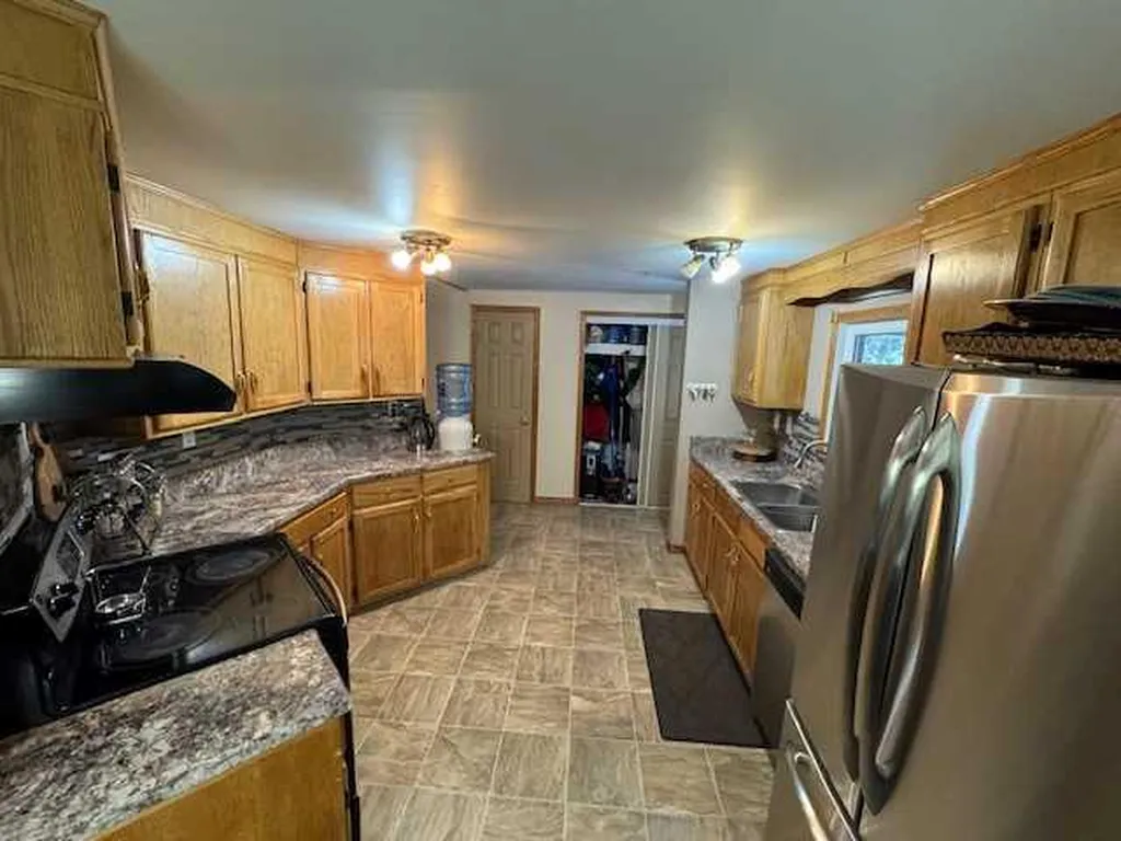 17414 Highway 748 N Rural Yellowhead County AB T7E 3N7