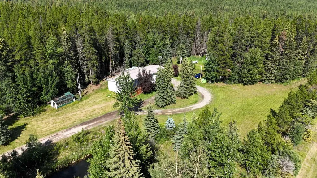 17414 Highway 748 N Rural Yellowhead County AB T7E 3N7