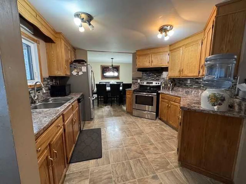 17414 Highway 748 N Rural Yellowhead County AB T7E 3N7