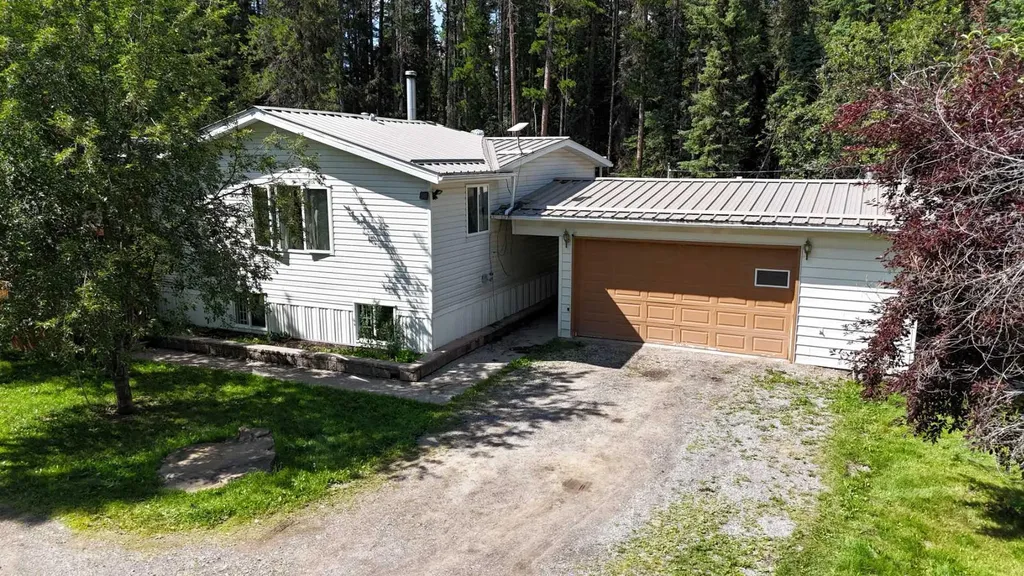 17414 Highway 748 N Rural Yellowhead County AB T7E 3N7