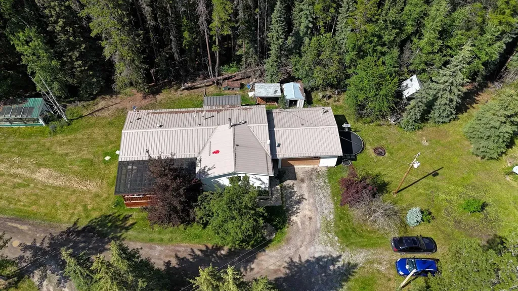 17414 Highway 748 N Rural Yellowhead County AB T7E 3N7
