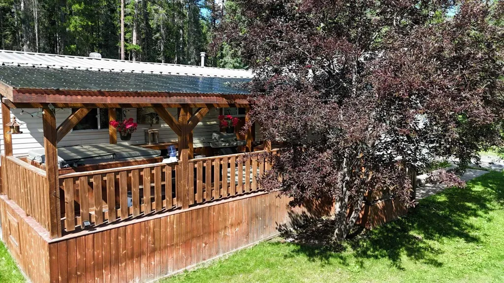 17414 Highway 748 N Rural Yellowhead County AB T7E 3N7