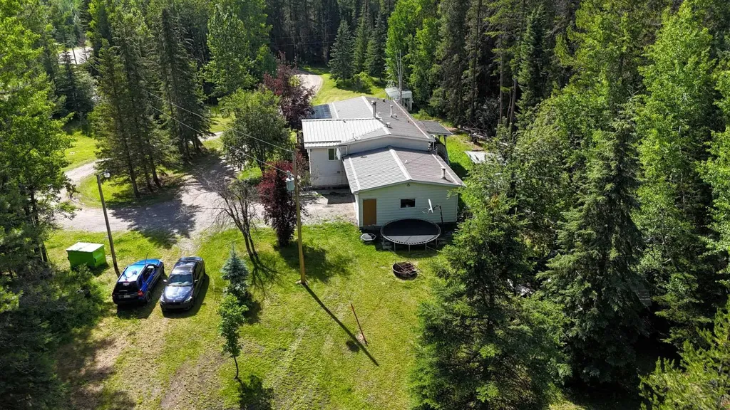 17414 Highway 748 N Rural Yellowhead County AB T7E 3N7