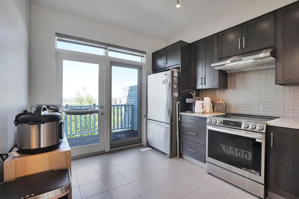 515 Nolanfield Villas NW Calgary AB T3R0T9