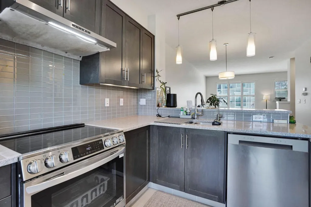 515 Nolanfield Villas NW Calgary AB T3R0T9