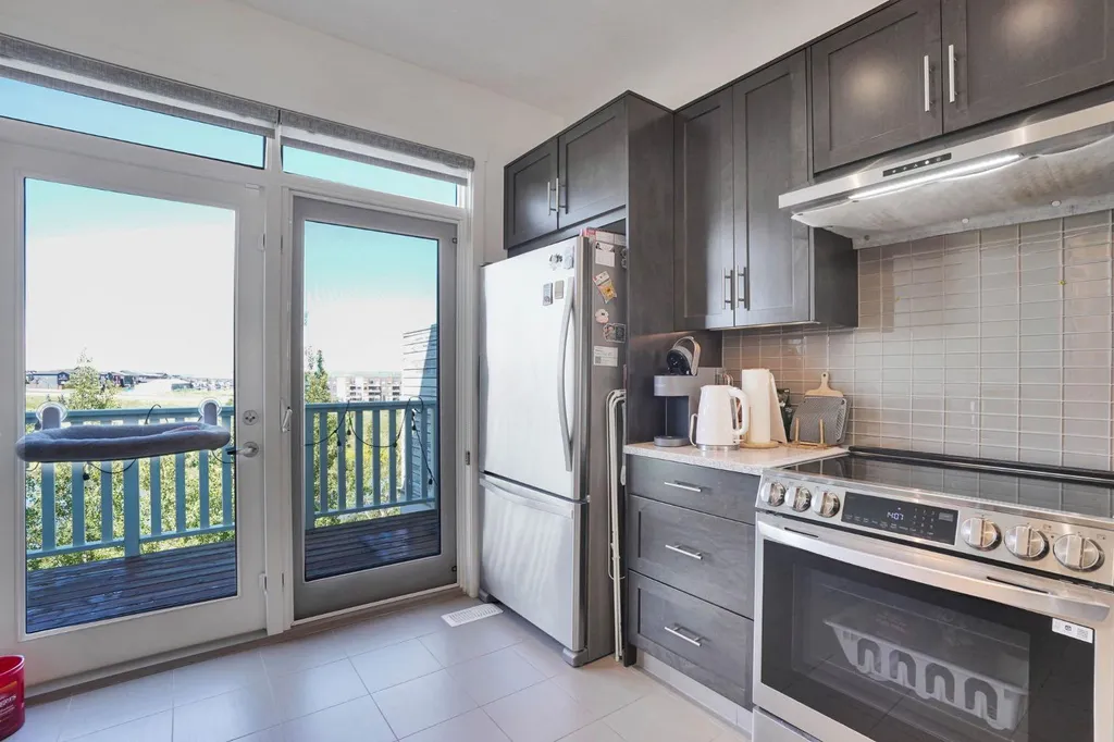 515 Nolanfield Villas NW Calgary AB T3R0T9
