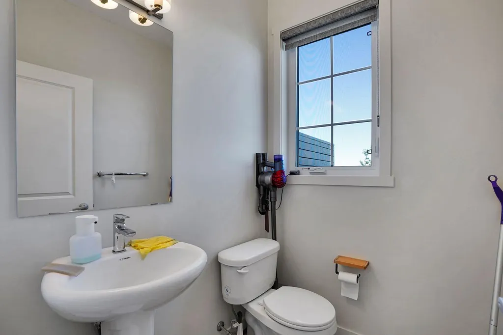 515 Nolanfield Villas NW Calgary AB T3R0T9