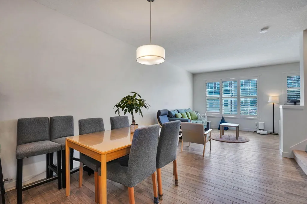 515 Nolanfield Villas NW Calgary AB T3R0T9