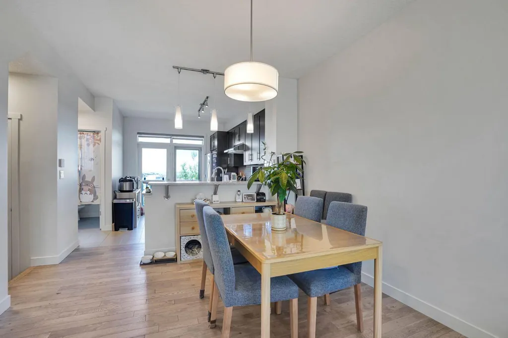 515 Nolanfield Villas NW Calgary AB T3R0T9