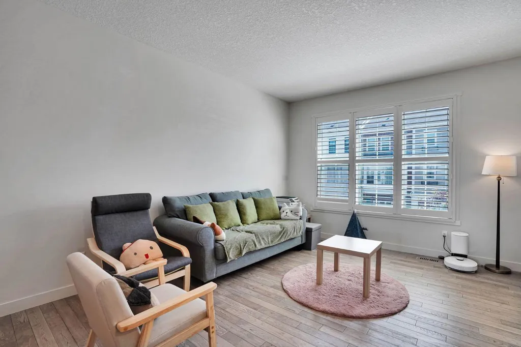 515 Nolanfield Villas NW Calgary AB T3R0T9