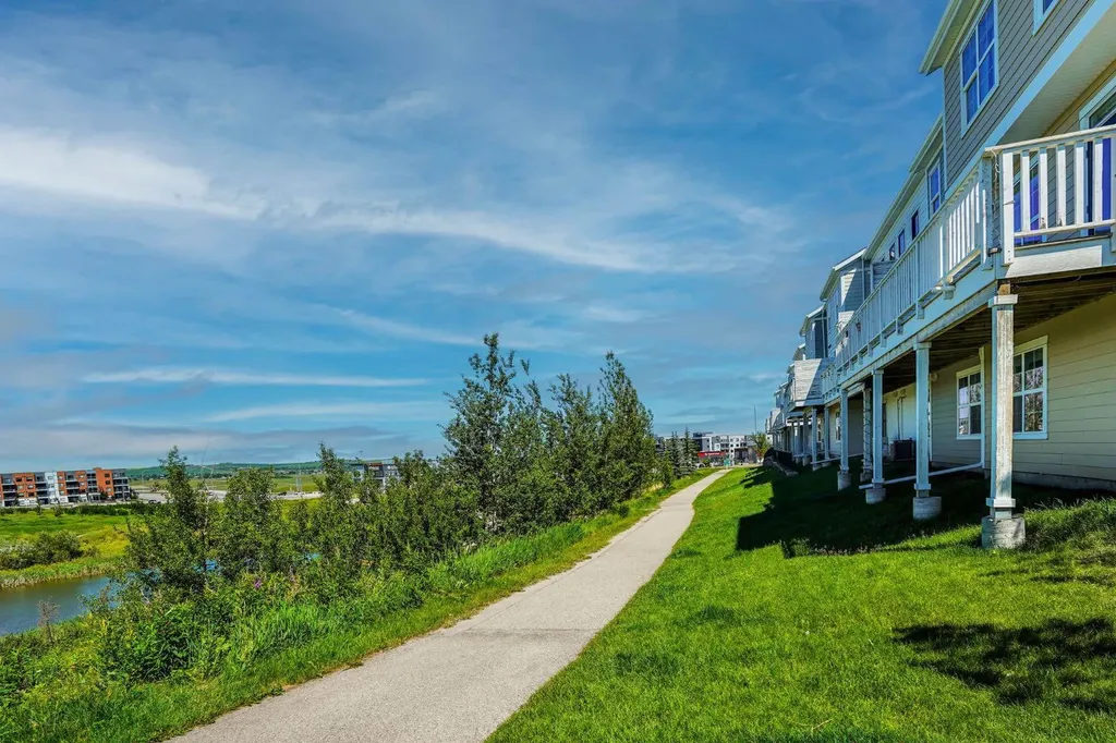 515 Nolanfield Villas NW Calgary AB T3R0T9