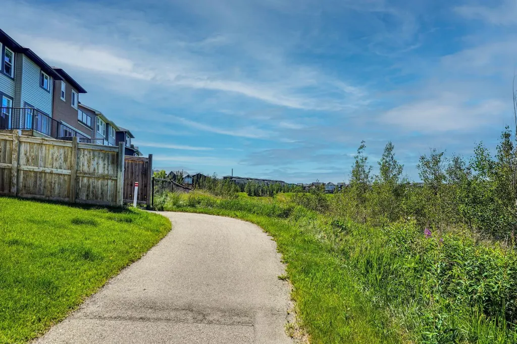 515 Nolanfield Villas NW Calgary AB T3R0T9