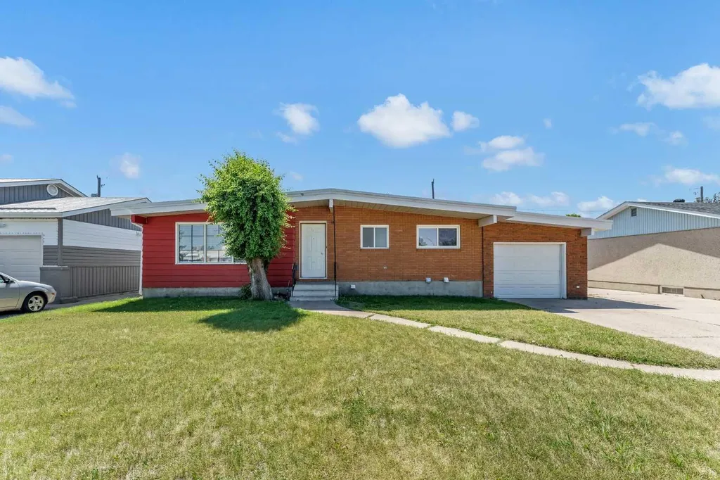 561 12 Street NW Medicine Hat AB T1A6R3