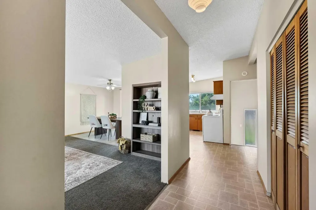 561 12 Street NW Medicine Hat AB T1A6R3