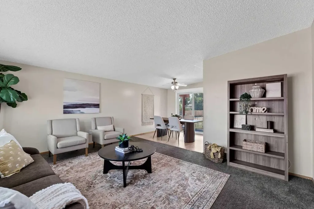 561 12 Street NW Medicine Hat AB T1A6R3