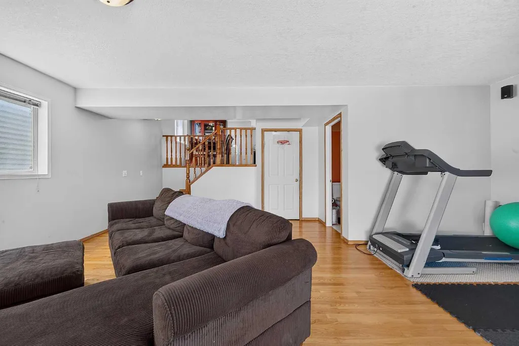 173 Martin Crossing Crescent NE Calgary AB T3J 3T1
