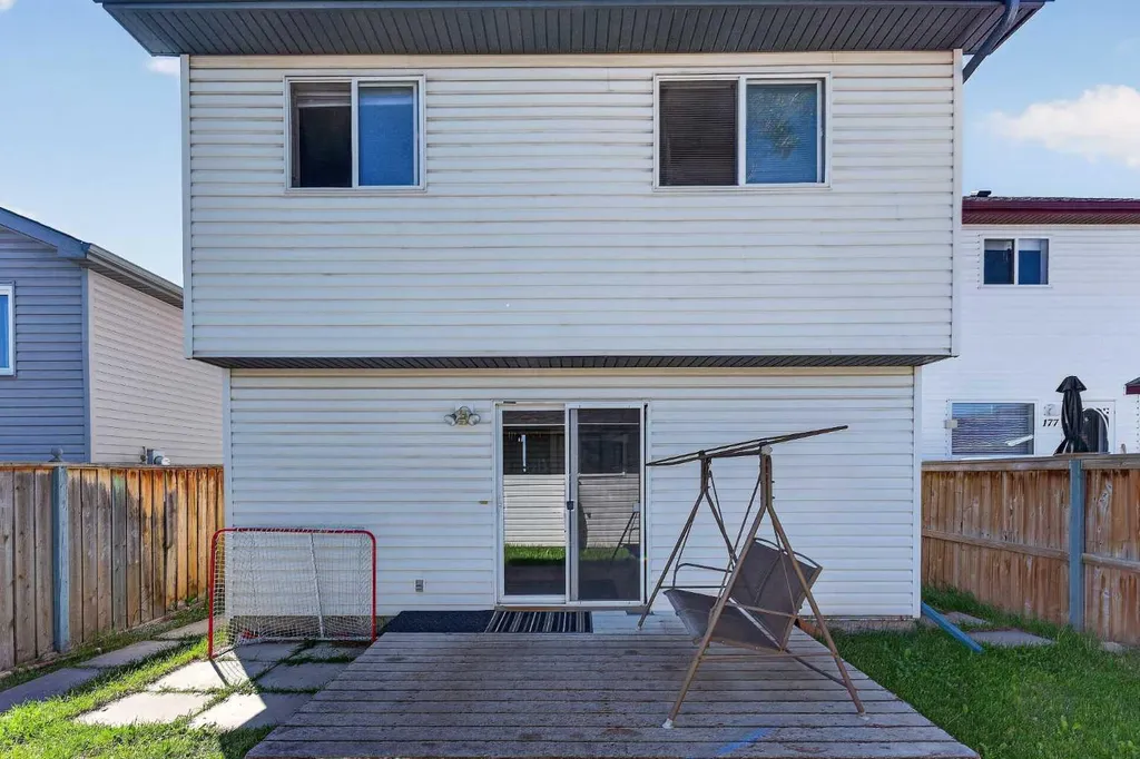 173 Martin Crossing Crescent NE Calgary AB T3J 3T1