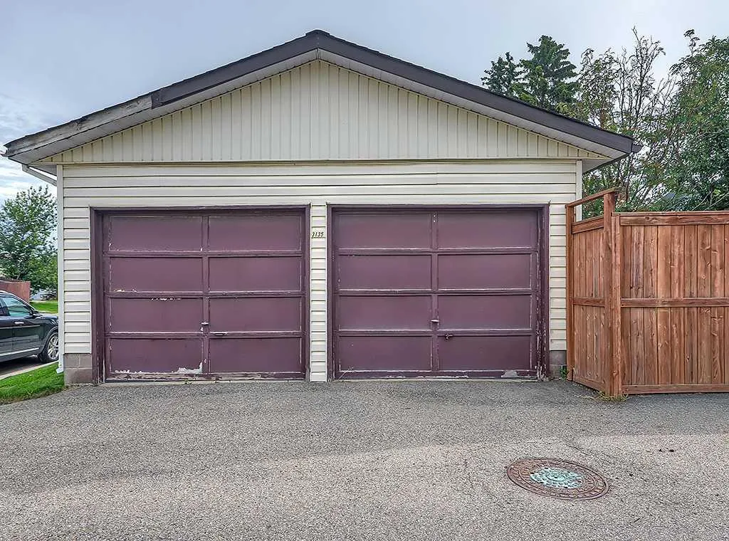 3135 60 Street NE Calgary AB T1Y 2R2