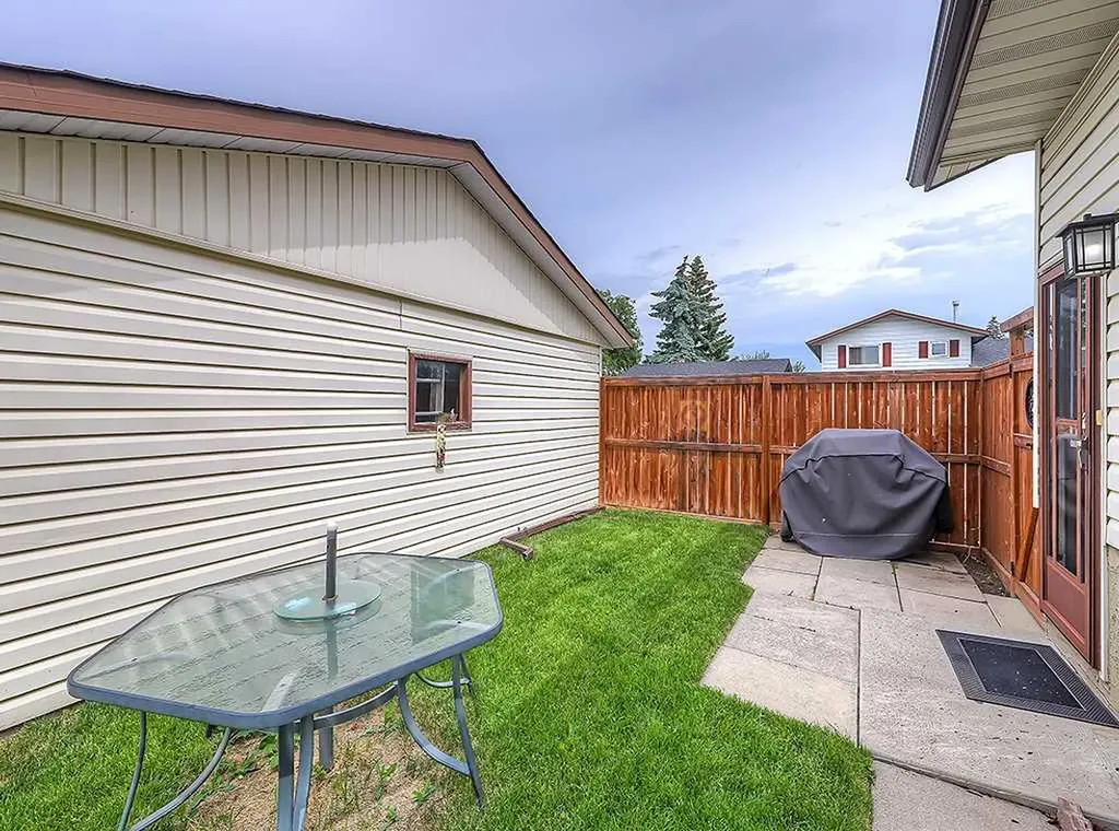 3135 60 Street NE Calgary AB T1Y 2R2