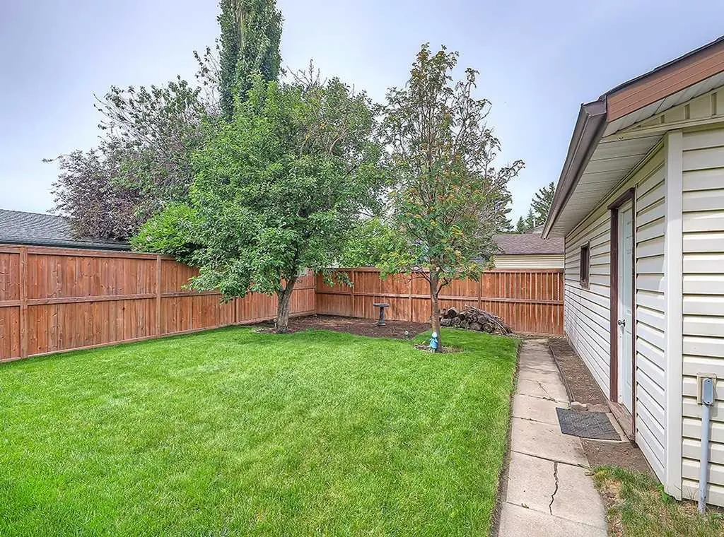 3135 60 Street NE Calgary AB T1Y 2R2