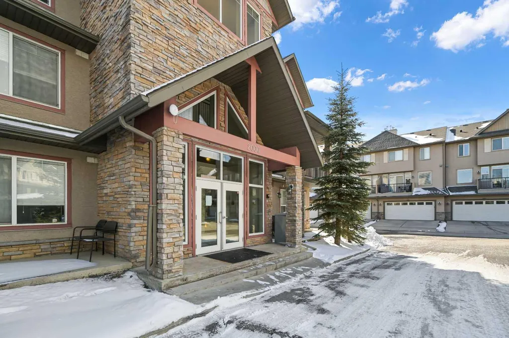 211 Aspen Stone Boulevard SW Calgary AB T3H0K1
