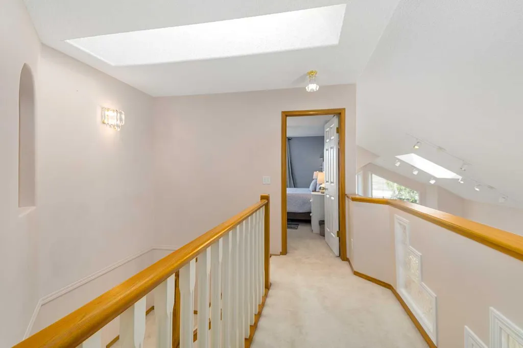 160 Douglas Ridge Green SE Calgary AB T2Z 2T3