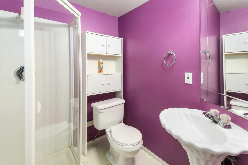 160 Douglas Ridge Green SE Calgary AB T2Z 2T3