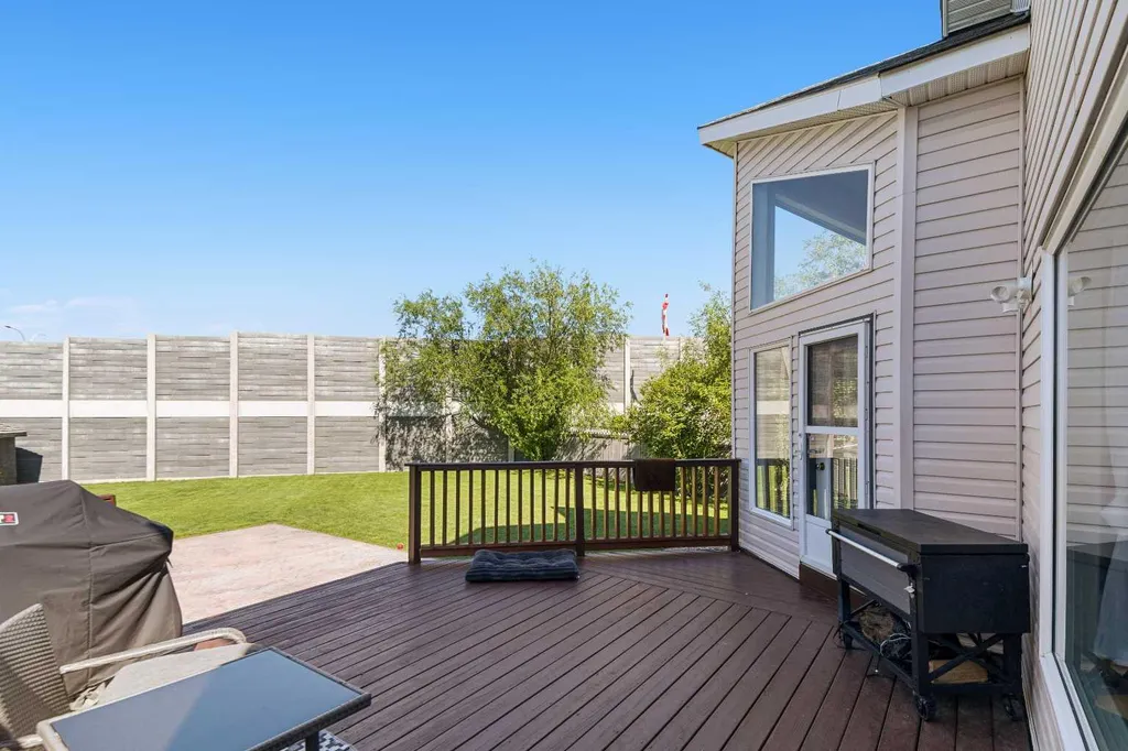 160 Douglas Ridge Green SE Calgary AB T2Z 2T3