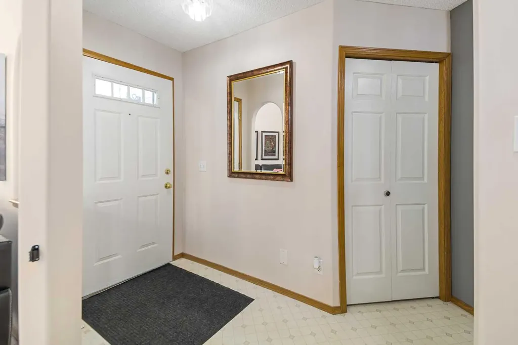 160 Douglas Ridge Green SE Calgary AB T2Z 2T3