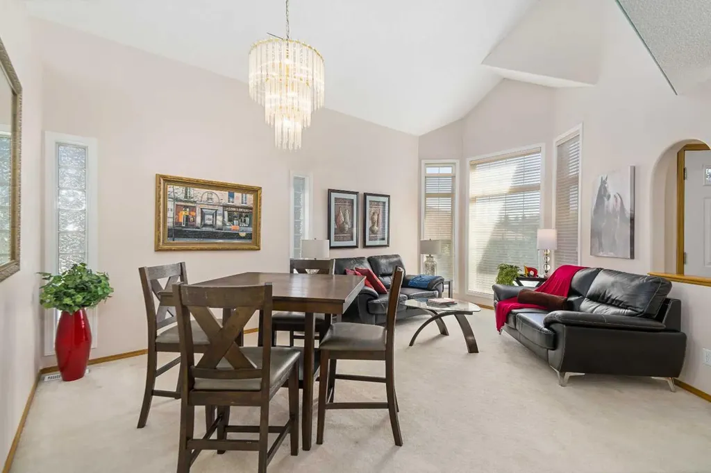 160 Douglas Ridge Green SE Calgary AB T2Z 2T3