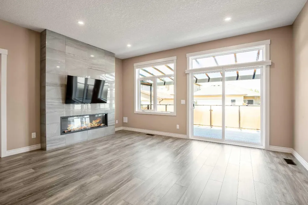 1912 High Park Circle NW High River AB T1V 0E7