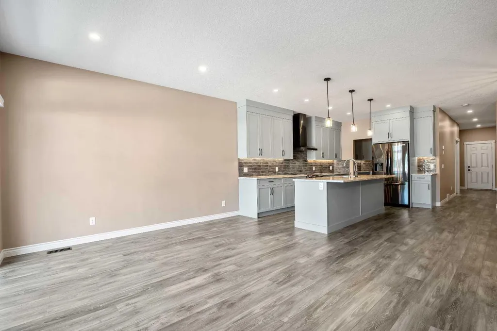 1912 High Park Circle NW High River AB T1V 0E7