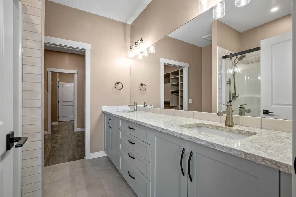 1912 High Park Circle NW High River AB T1V 0E7
