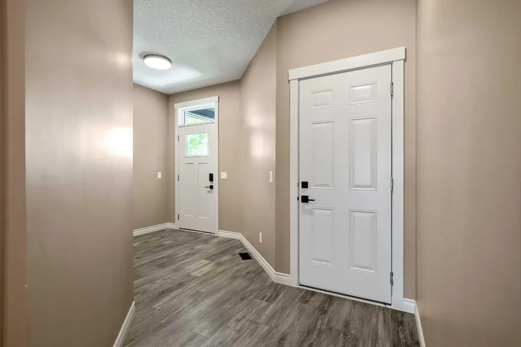 1912 High Park Circle NW High River AB T1V 0E7