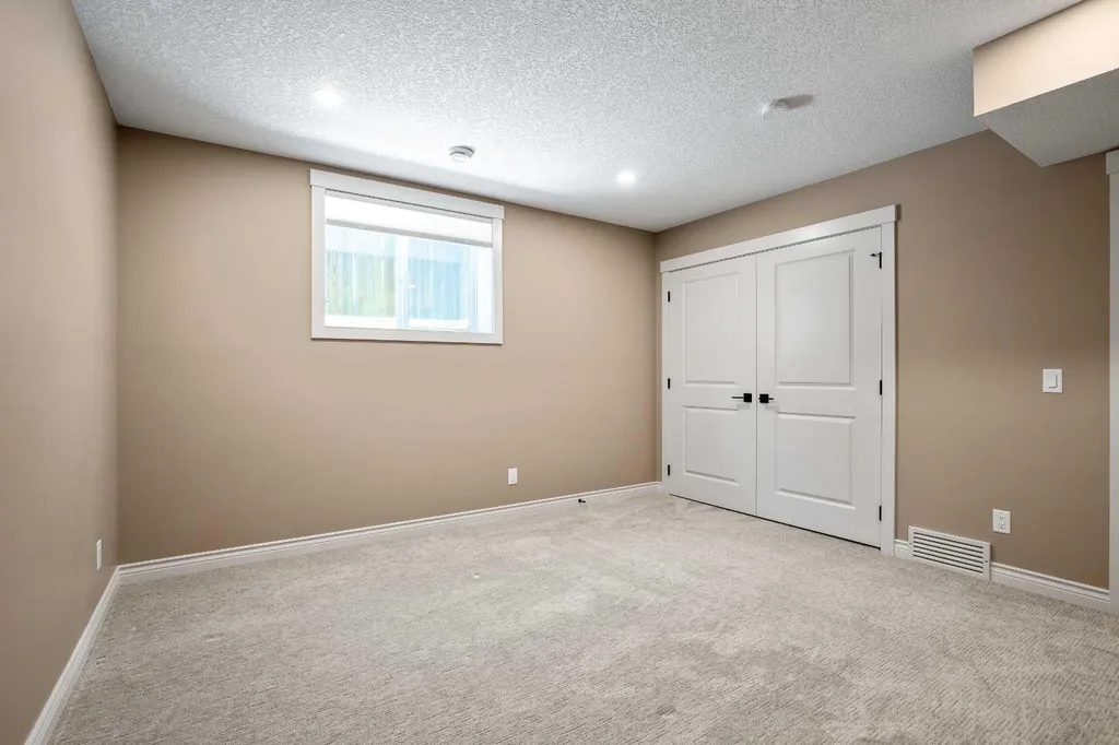 1912 High Park Circle NW High River AB T1V 0E7