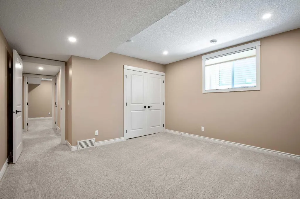 1912 High Park Circle NW High River AB T1V 0E7