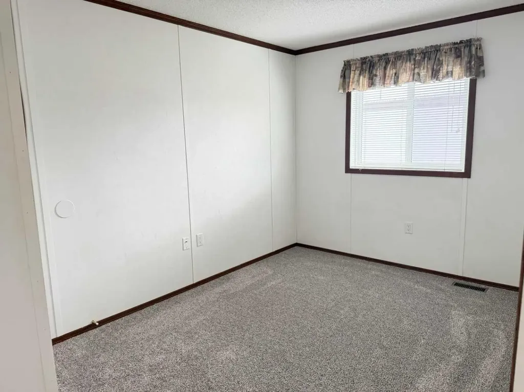 9905 103 Avenue Clairmont AB T0H 0W0
